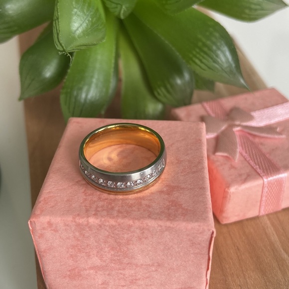 2 tone Women’s Stainless Steel Ring - Picture 4 of 7